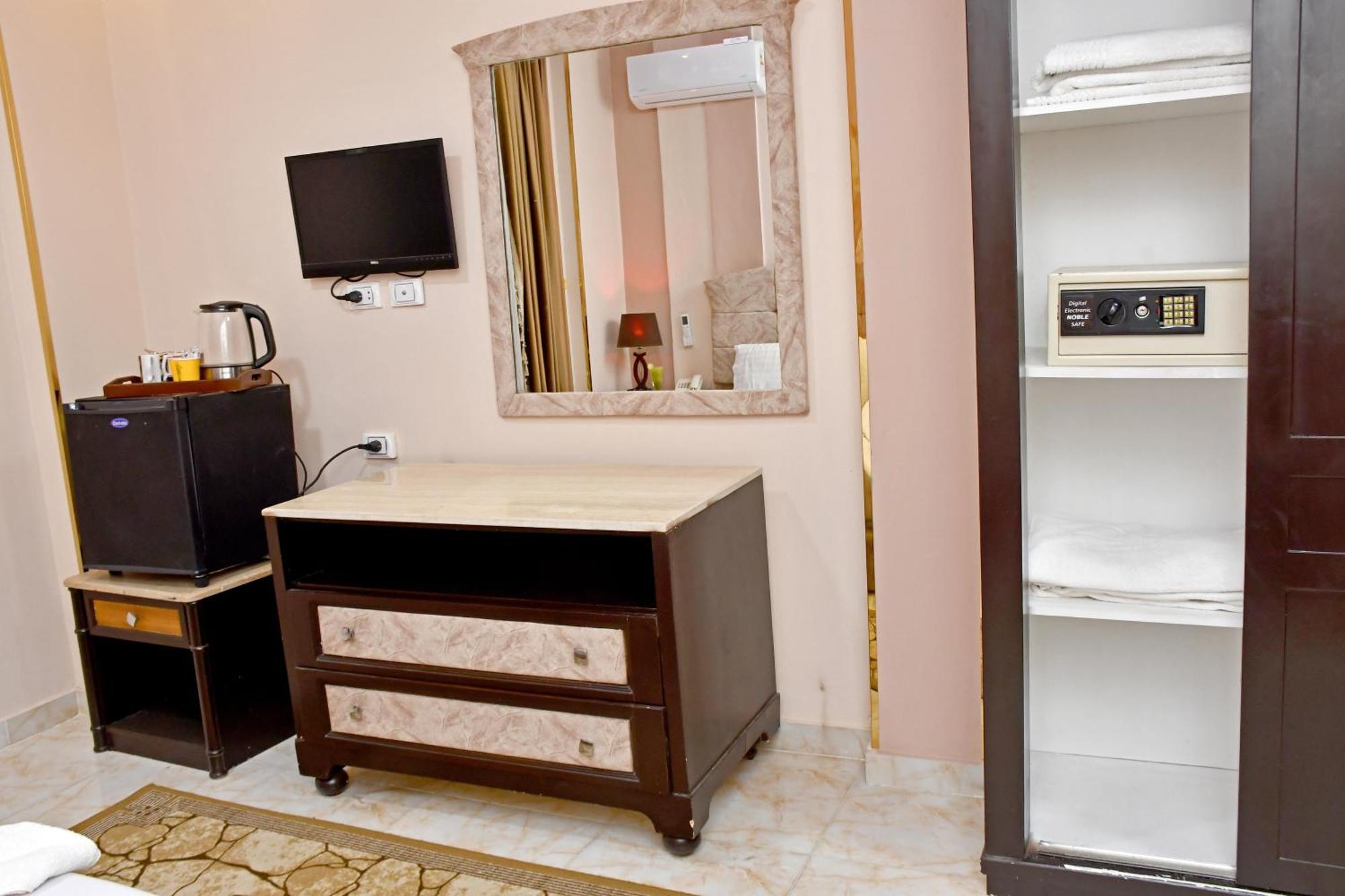 Nun Pyramids Hotel Kafret el-Gabal Room photo